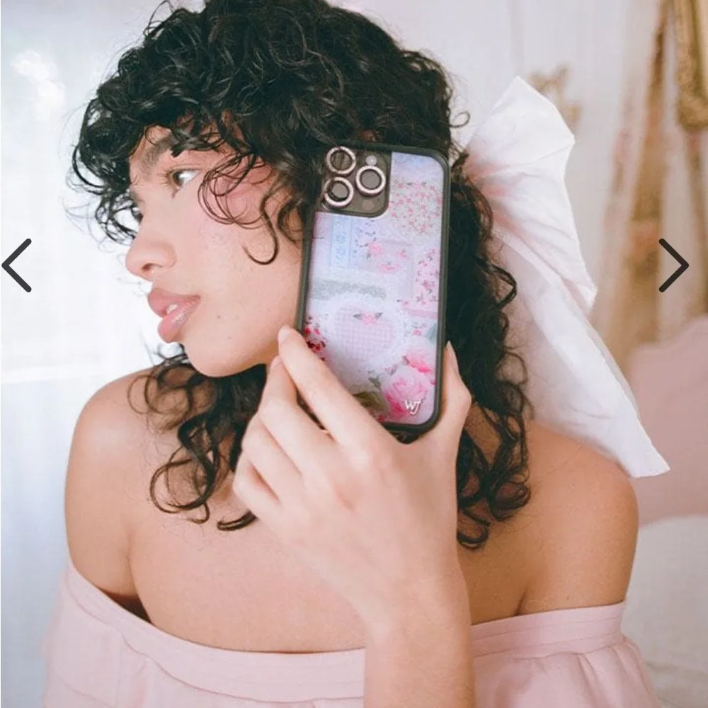 Wildflower Frilly Floral iPhone 13 Pro Pattern Phone Case - Black - Picture 2 of 2